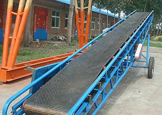 移動(dòng)式輸送機(jī)